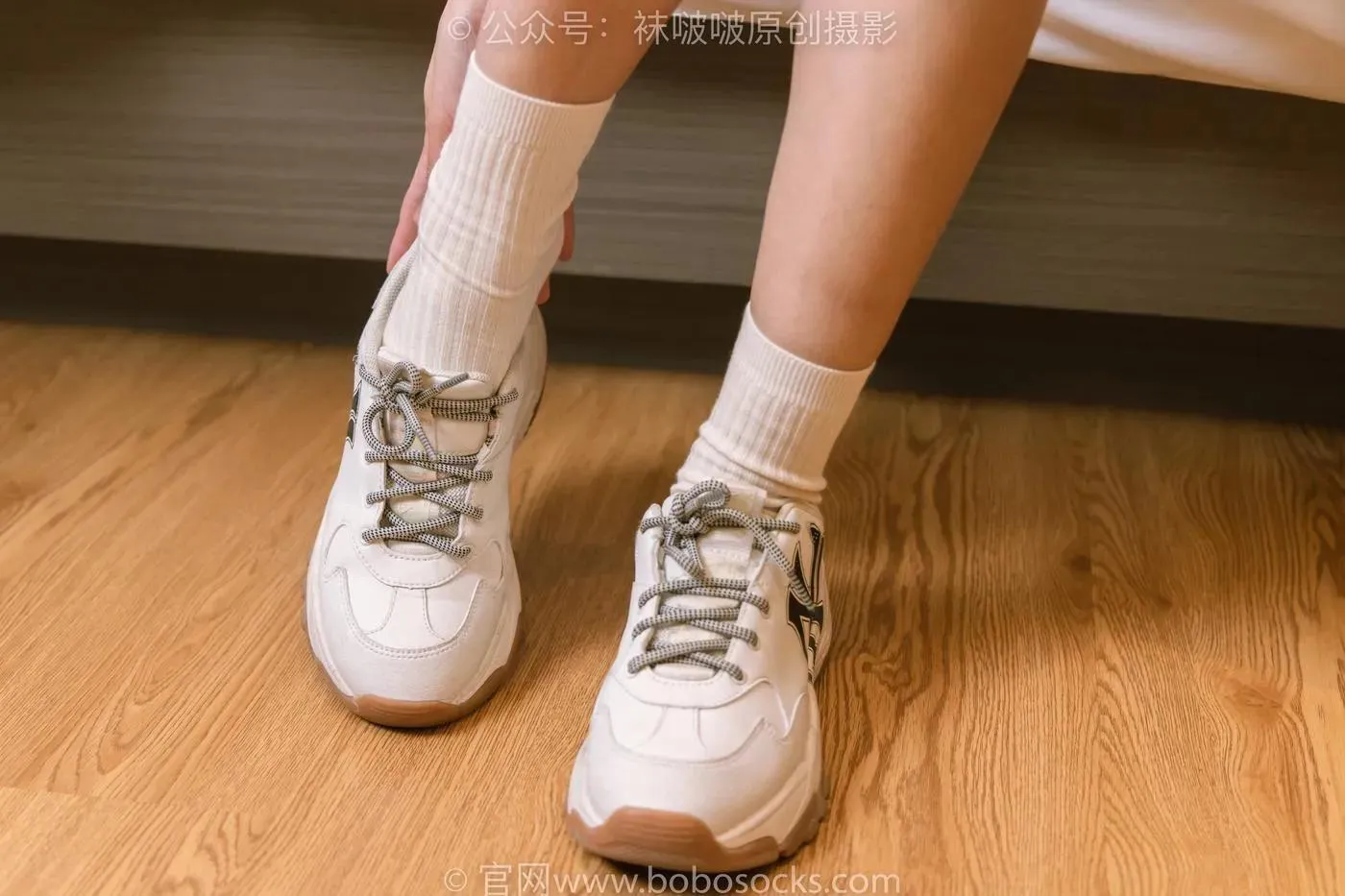 [BoBoSocks袜啵啵]NO.176 小安-运动鞋、白棉袜、裸足 [138P]插图5
